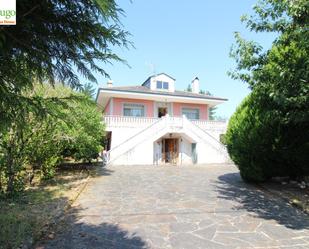 Vista exterior de Casa o xalet en venda en O Corgo   amb Calefacció, Jardí privat i Terrassa