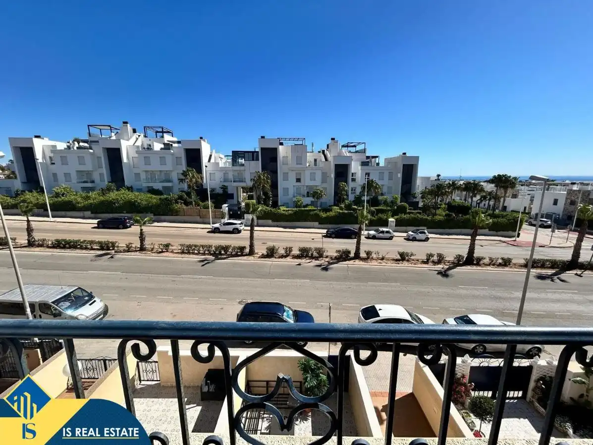 Vista exterior de Àtic en venda en Orihuela amb Calefacció, Terrassa i Moblat