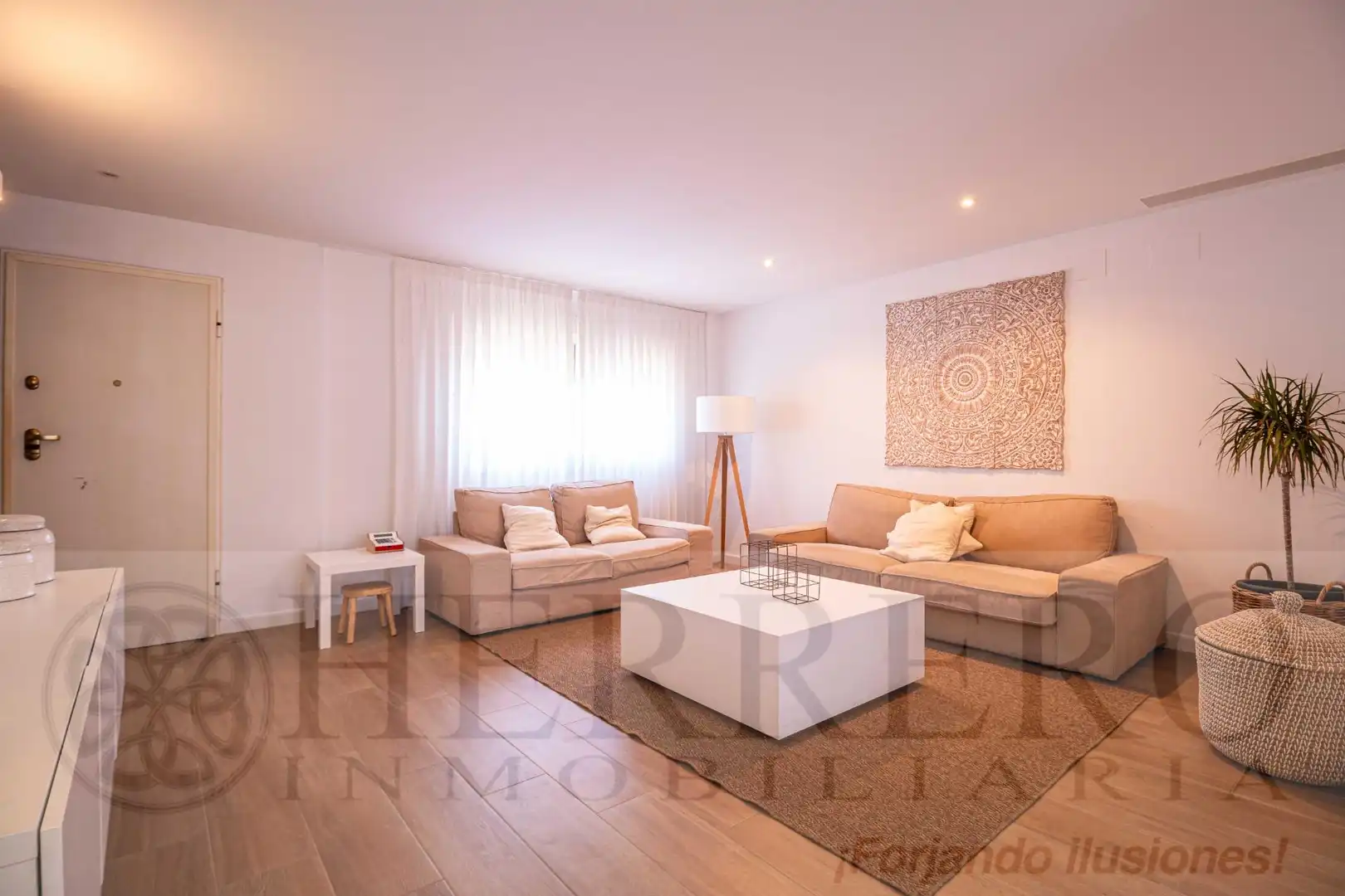 Sala d'estar de Casa adosada en venda en Almoines amb Aire condicionat, Calefacció i Jardí privat