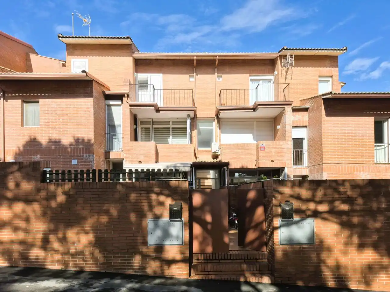 Außenansicht von Maisonette zum Verkauf in Matadepera mit Klimaanlage, Heizung und Terrasse