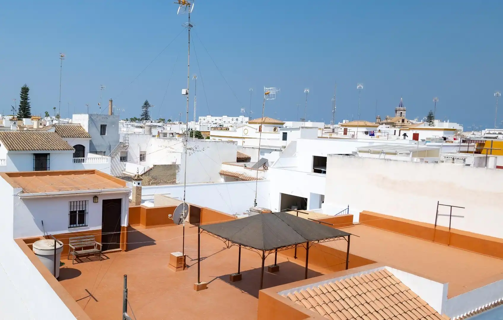 Vista exterior de Casa adosada en venda en Chipiona amb Terrassa