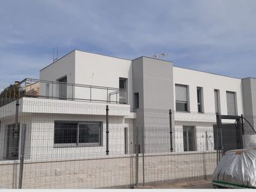 Detached house with pool for sale in De Las Rozuelas 19