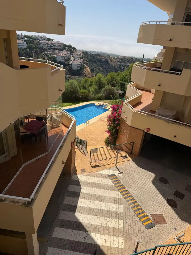 Piscina de Apartament de lloguer en Mijas amb Aire condicionat, Calefacció i Terrassa