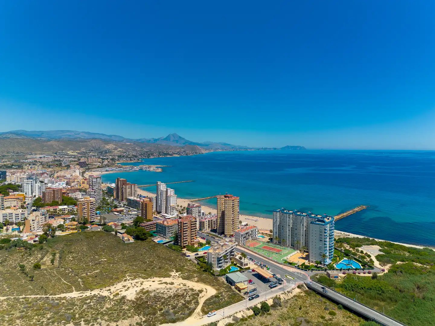 Vista exterior de Piso en venta en El Campello con Terraza