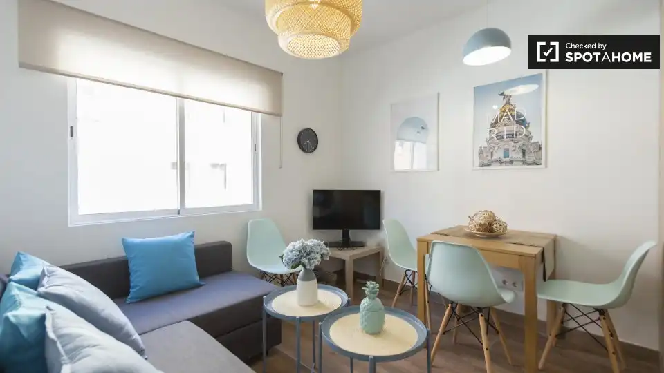 Living room of Flat for rent in Madrid  with Air Conditioner, Heating and Furnished
