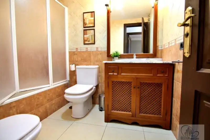 Bathroom of Flat for sale in San Cristóbal de la Laguna  with Terrace, Storage room and Furnished