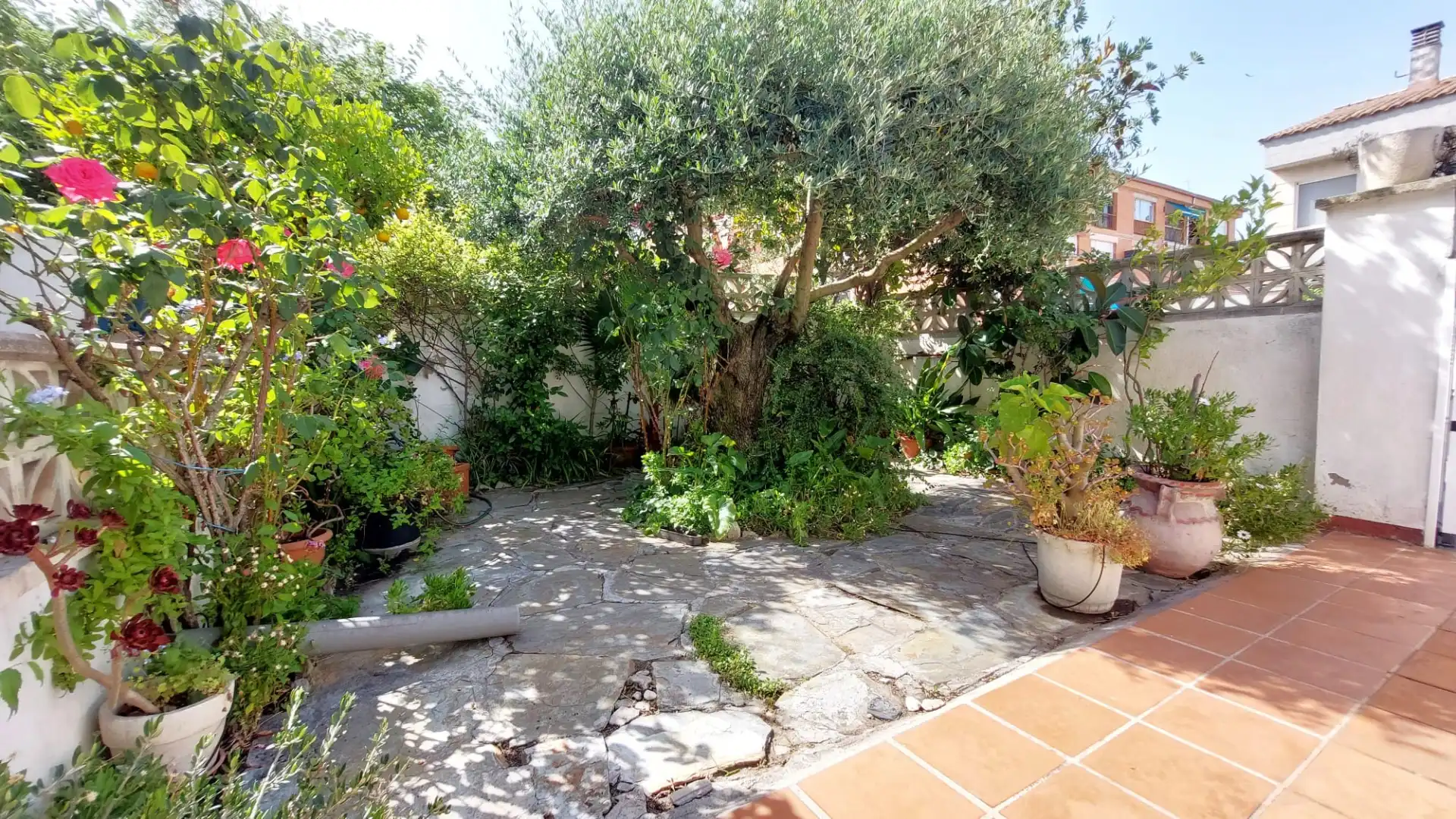 Jardí de Casa adosada en venda en Viladecavalls amb Aire condicionat, Calefacció i Jardí privat