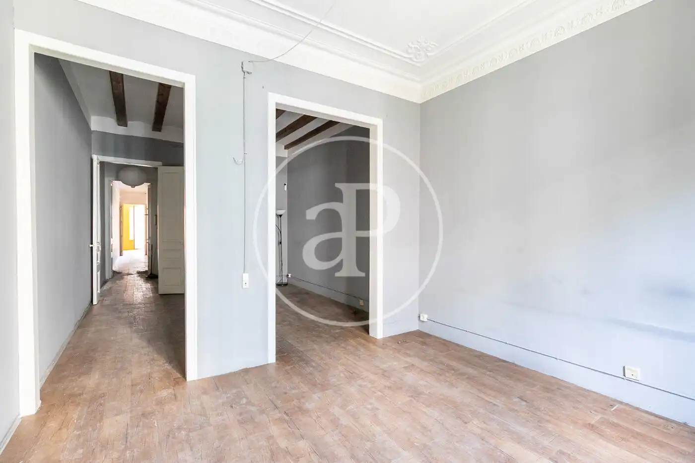 Piso en venta en Barcelona con Calefacción y Balcón