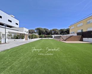 Garden of Attic for sale in Gavà  with Air Conditioner, Heating and Parquet flooring