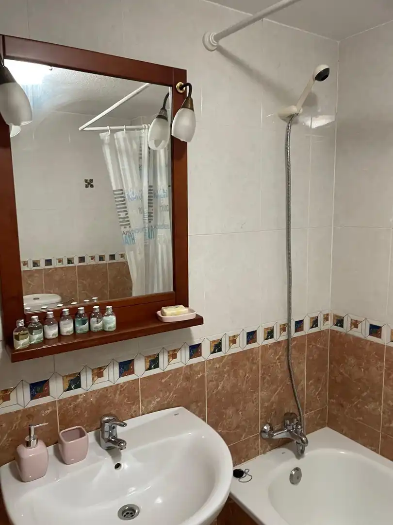 Badezimmer von Wohnung zur Miete in Águilas mit Möbliert und Balkon