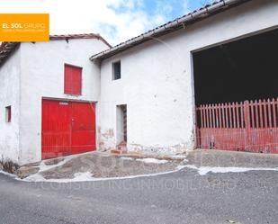 Vista exterior de Casa o xalet en venda en Villaviciosa amb Jardí privat, Traster i Balcó