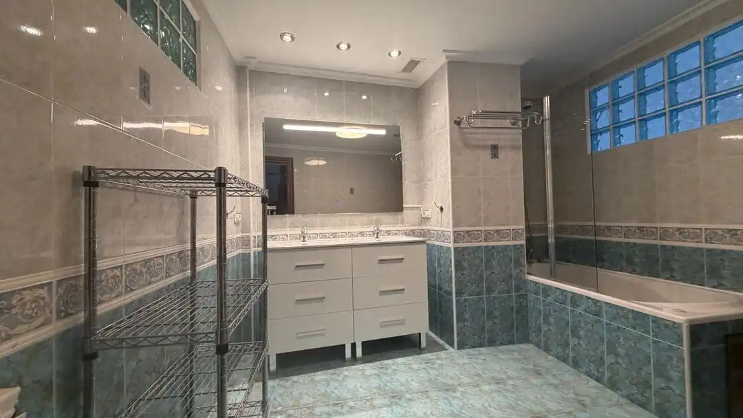 Baño de Casa adosada en venta en Salvatierra / Agurain con Calefacción y Jardín privado