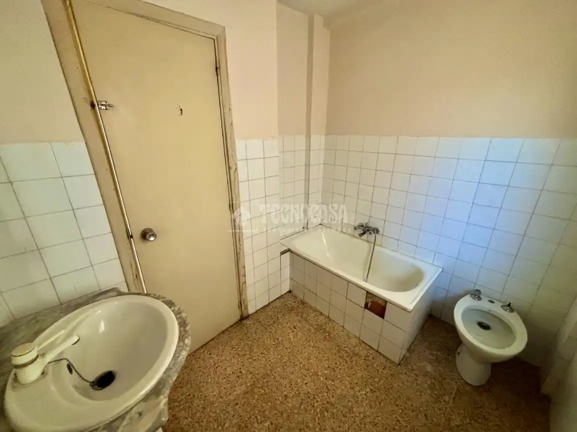 Badezimmer von Wohnung zum Verkauf in Meco mit Terrasse