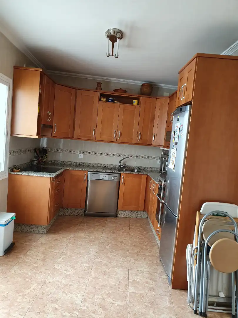 Cuina de Casa o xalet en venda en Baza amb Calefacció, Moblat i Rentadora