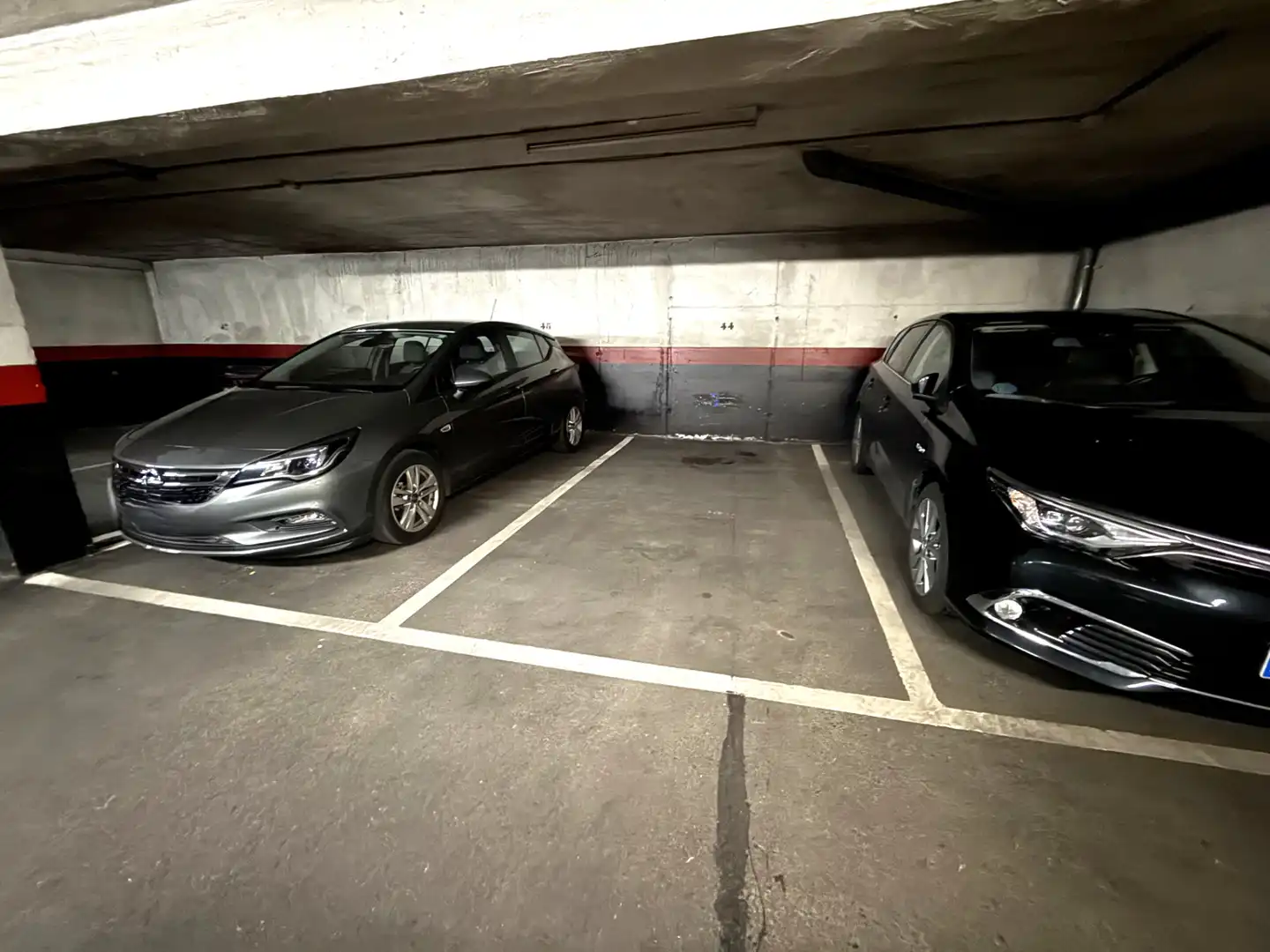 Parking de Piso en venta en Alcorcón con Calefacción, Jardín privado y Amueblado