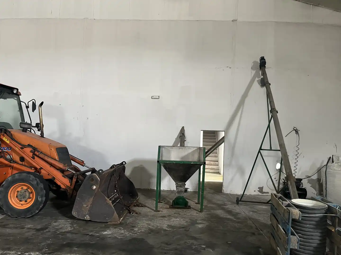 Industrial buildings for sale in La Malahá