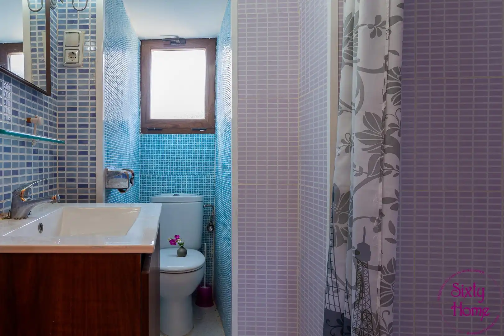 Bathroom of Houses for sale in Jaca  with Parquet flooring and Balcony