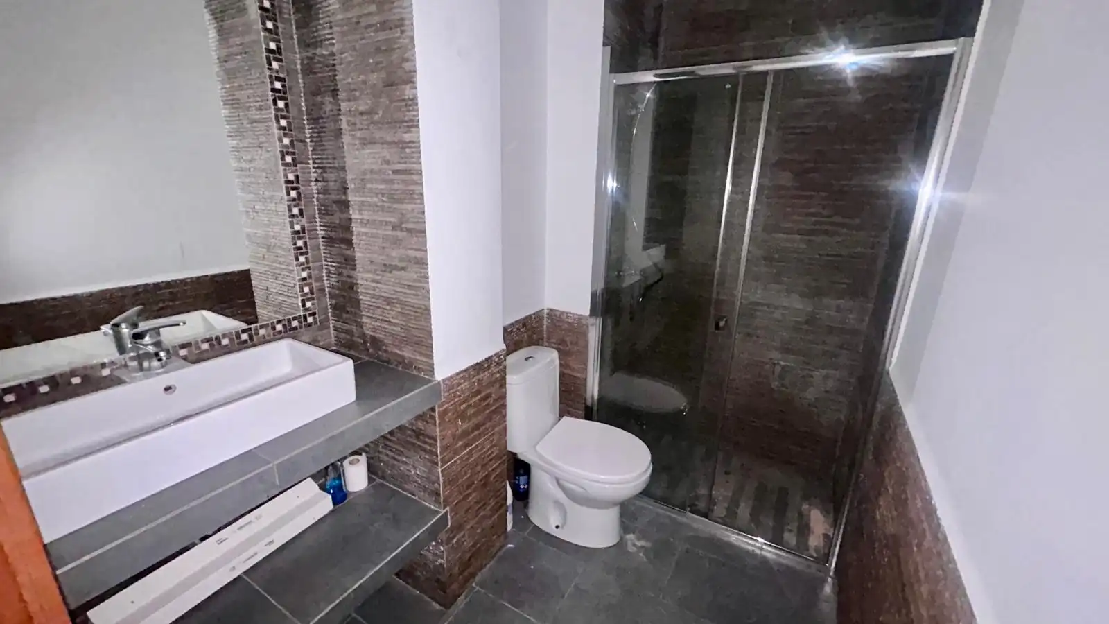 Bany de Casa o xalet en venda en Santa Coloma de Cervelló amb Terrassa i Balcó
