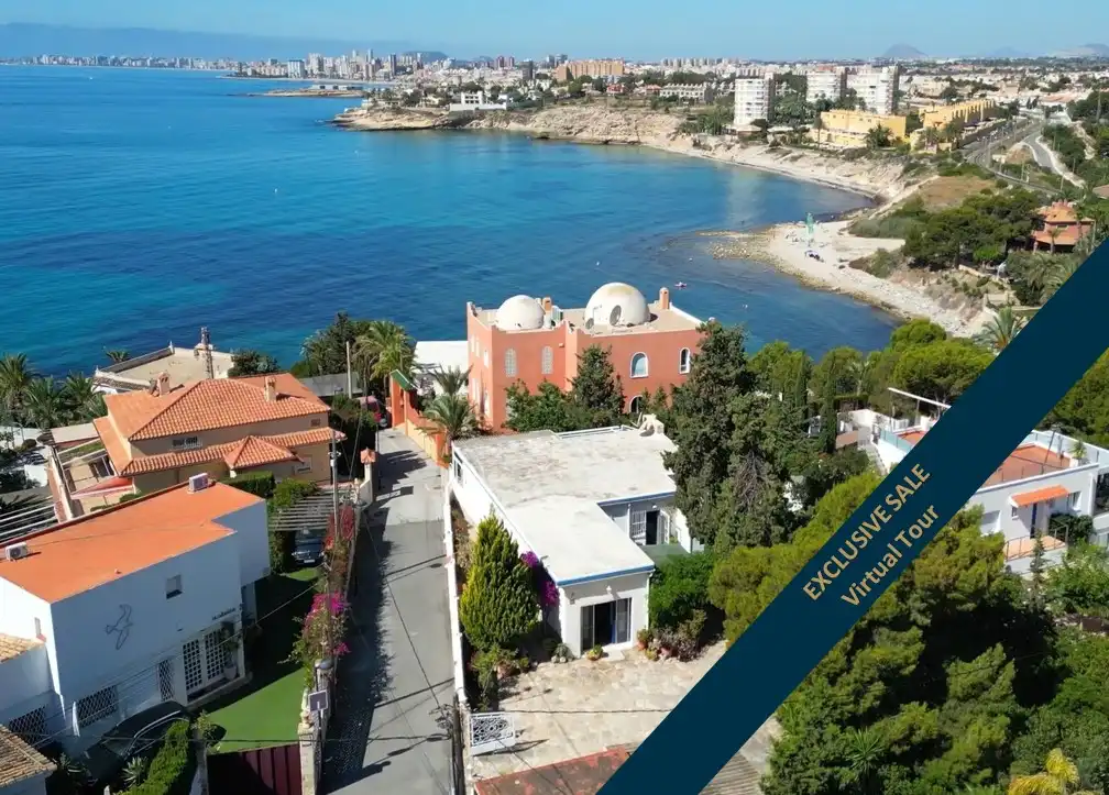 Außenansicht von Haus oder Chalet zum Verkauf in El Campello mit Klimaanlage, Privatgarten und Terrasse