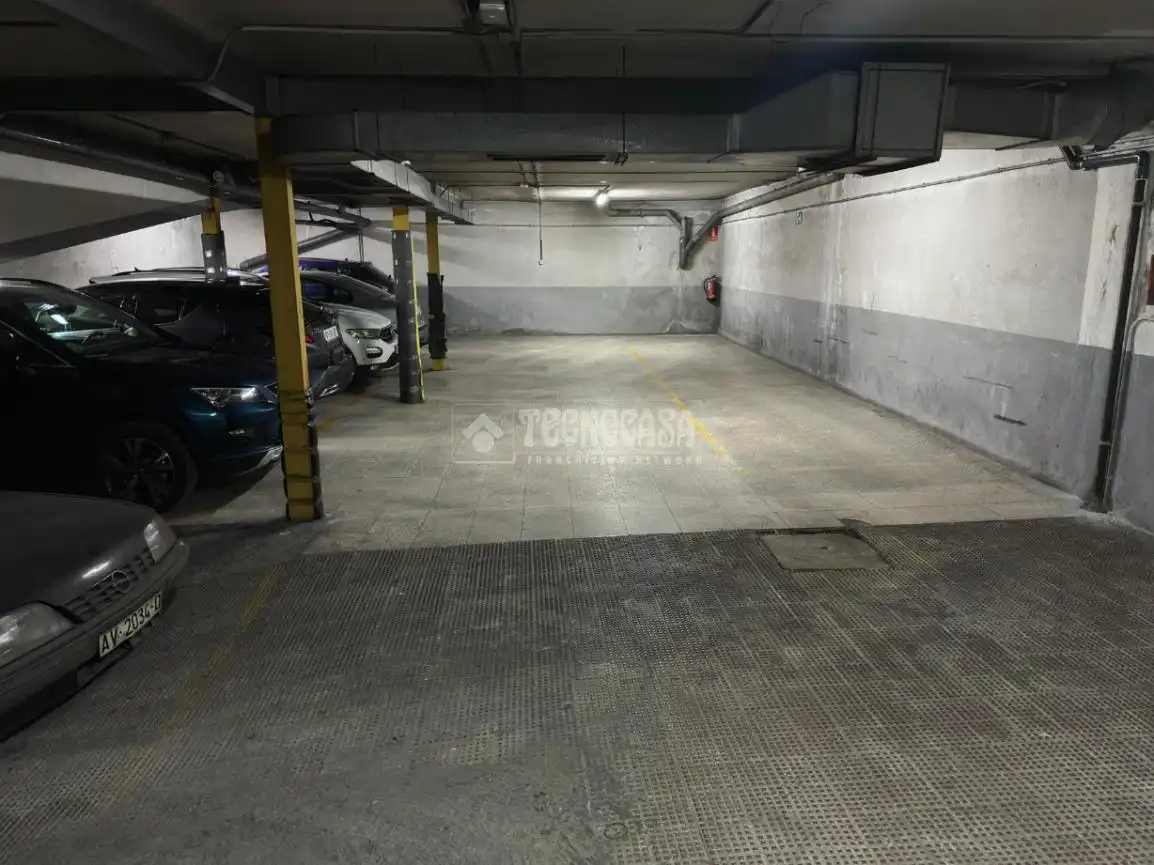 Parkplatz von Garage zum Verkauf in Madrid