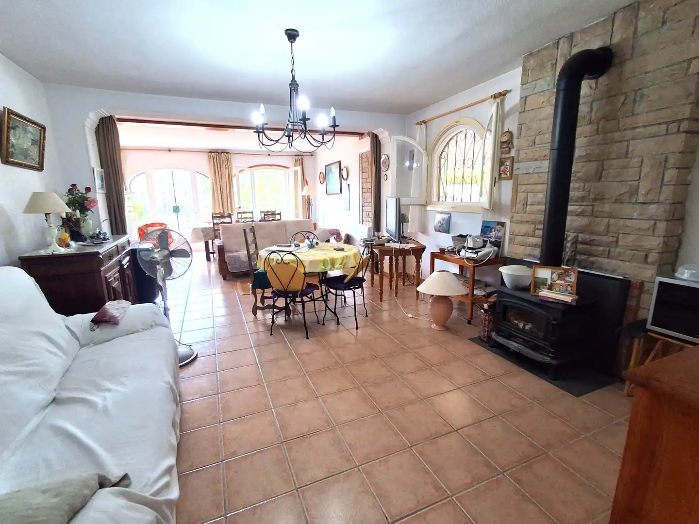 Sala d'estar de Casa o xalet en venda en Mont-roig del Camp amb Aire condicionat, Jardí privat i Terrassa