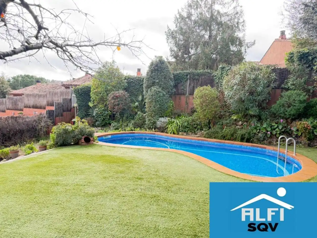 Swimming pool of Houses for sale in Sant Quirze del Vallès  with Air Conditioner, Heating and Private garden