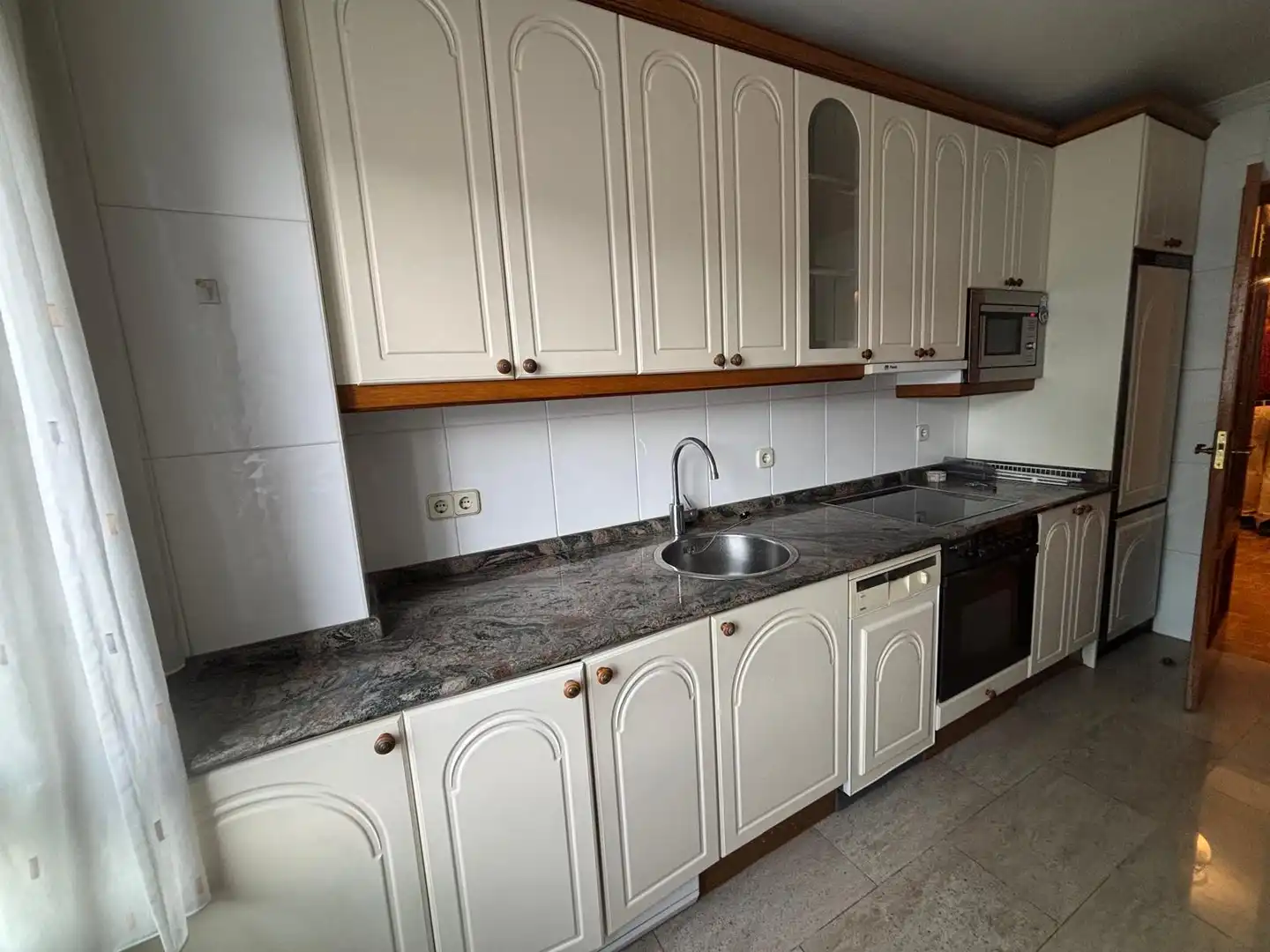 Cocina de Piso de alquiler en  Pamplona / Iruña con Calefacción, Parquet y Amueblado