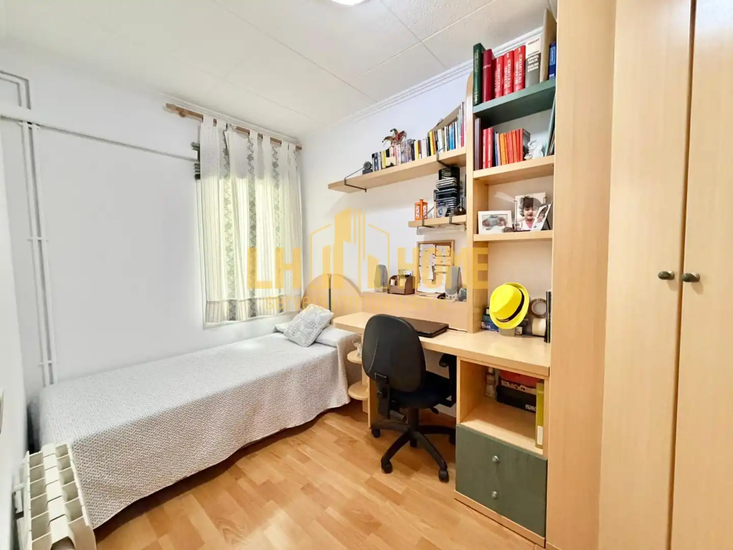 Schlafzimmer von Dachboden zum Verkauf in L'Hospitalet de Llobregat mit Klimaanlage, Heizung und Parkett