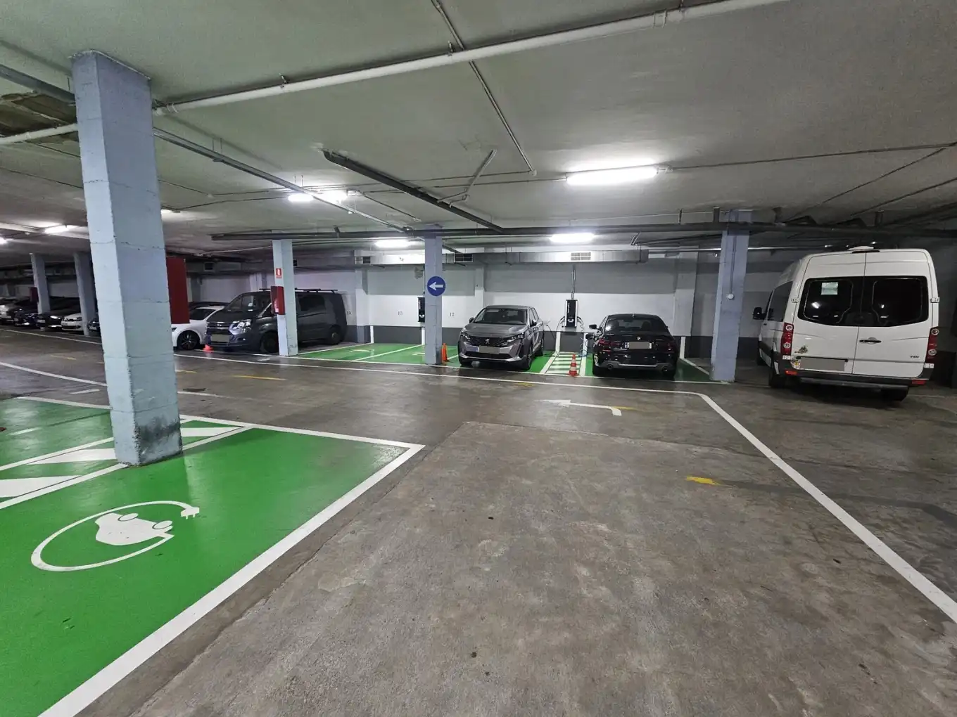 Parkplatz von Garage zur Miete in Terrassa mit Alarm