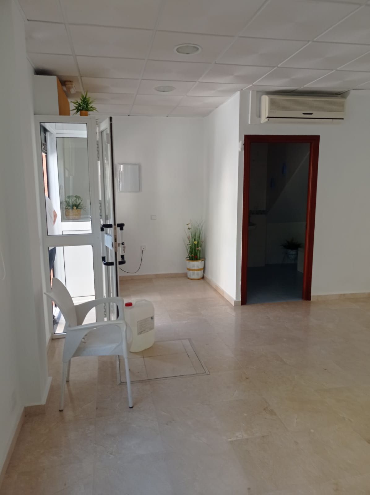 Local en venta en Bormujos con Aire acondicionado
