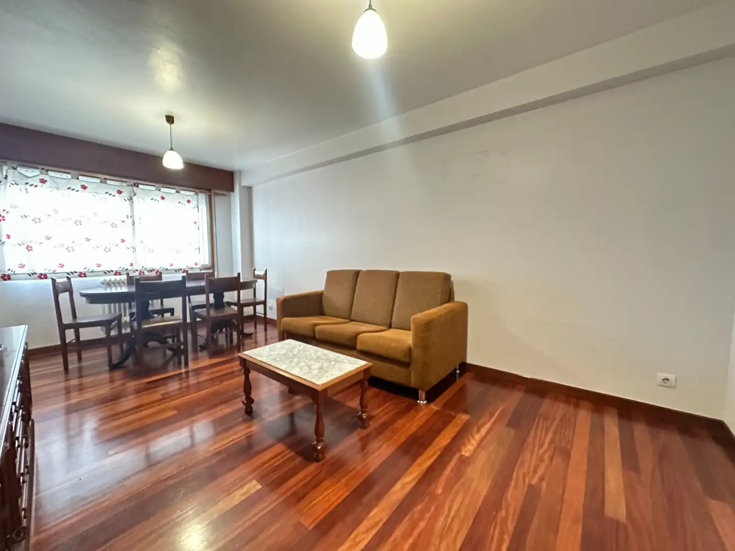 Flat with lift to rent in Rúa da Rosa