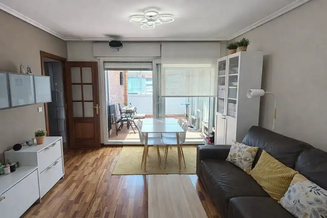 Sala de estar de Ático en venta en Vitoria - Gasteiz con Calefacción, Terraza y Trastero