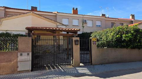 Foto 3 de Casa adosada en venda a Los Olivos, La Gineta, Albacete