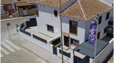 Foto 4 de Casa adosada en venta en Calle Semilleros, Pilar de la Horadada ciudad, Pilar de la Horadada