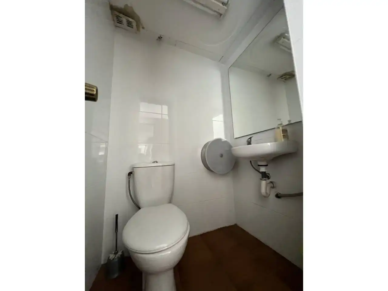 Badezimmer von Geschaftsraum zur Miete in Martorell