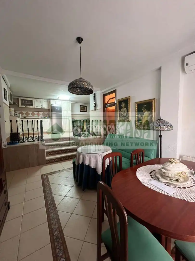 Esszimmer von Einfamilien-Reihenhaus zum Verkauf in Setenil de las Bodegas mit Heizung