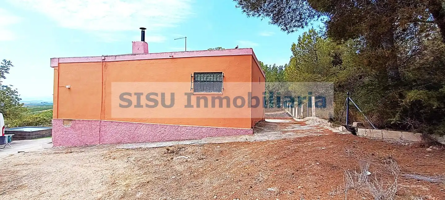 Vista exterior de Finca rústica en venda en Llíria amb Jardí privat, Terrassa i Piscina