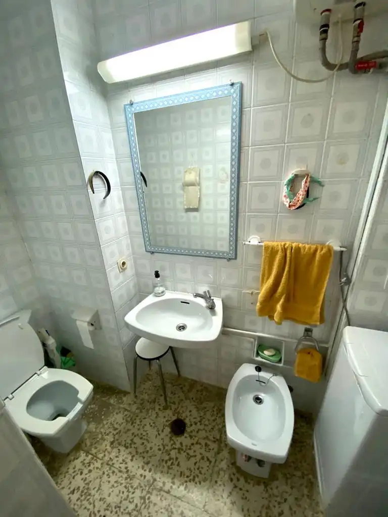Baño de Estudio en venta en Benalmádena con Terraza y Amueblado