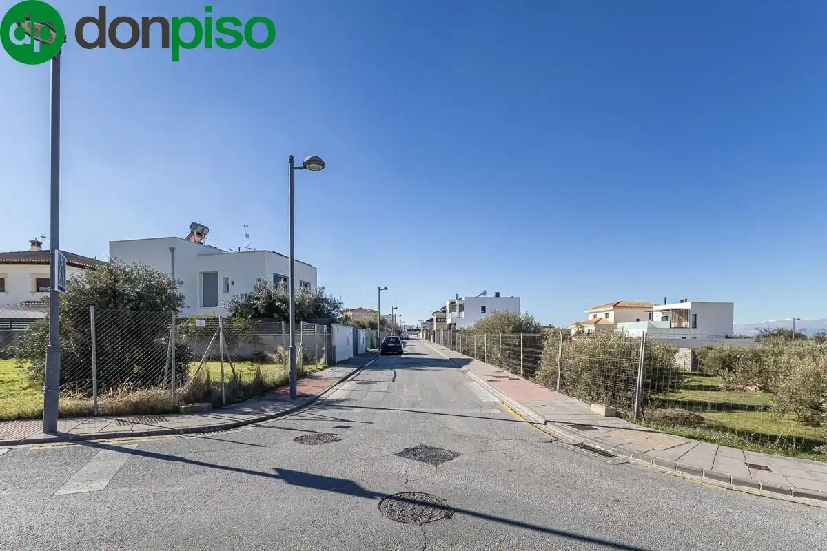 Residencial en venta en Calle Libertad, 4, La Zubia Ciudad