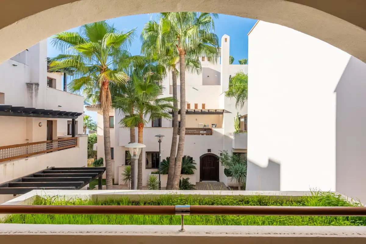 Vista exterior de Apartamento en venta en Marbella con Aire acondicionado, Terraza y Piscina