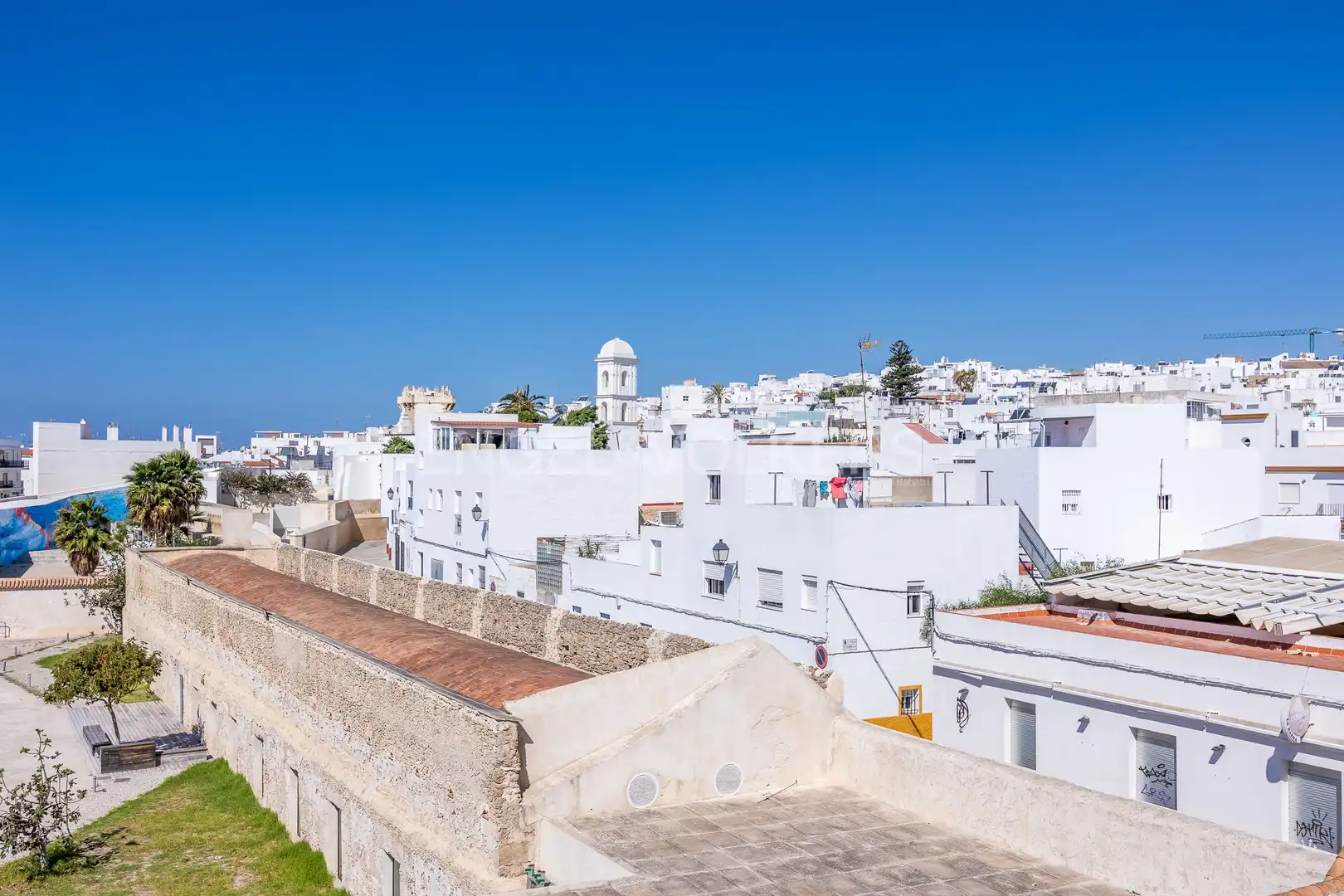 Vista exterior de Casa o xalet de lloguer en Conil de la Frontera amb Calefacció, Jardí privat i Terrassa