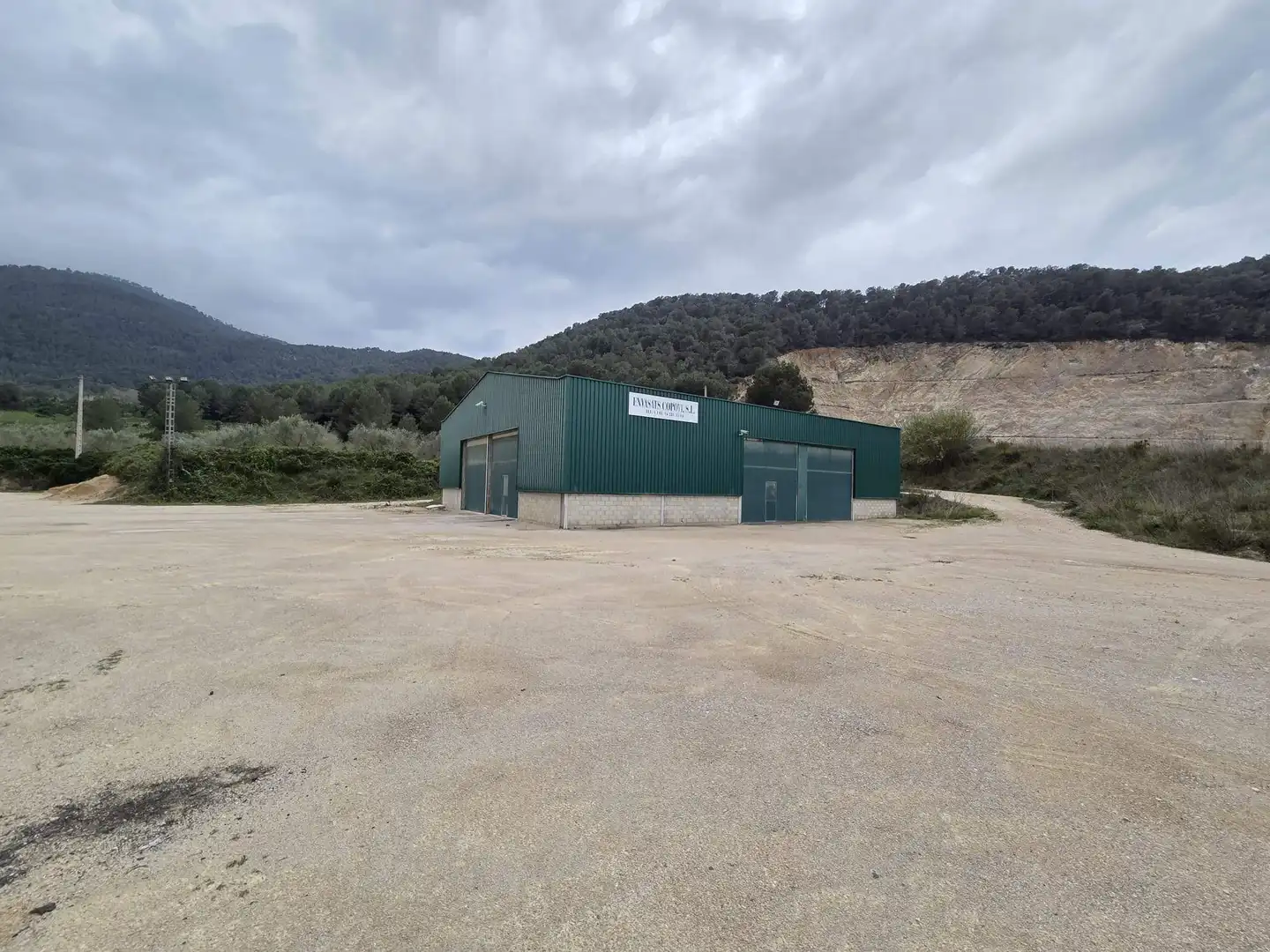 Vista exterior de Nave industrial en venta en Salem