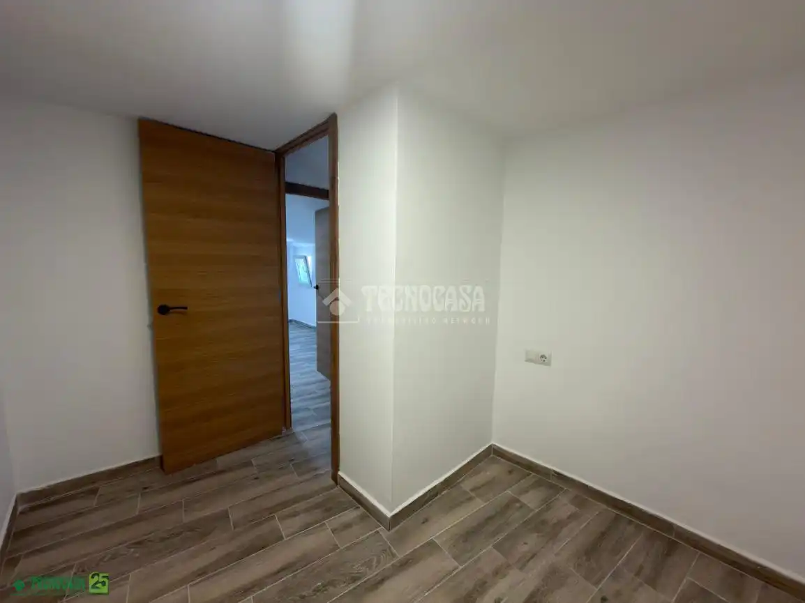 Habitación de Casa adosada en venta en El Romeral con Terraza