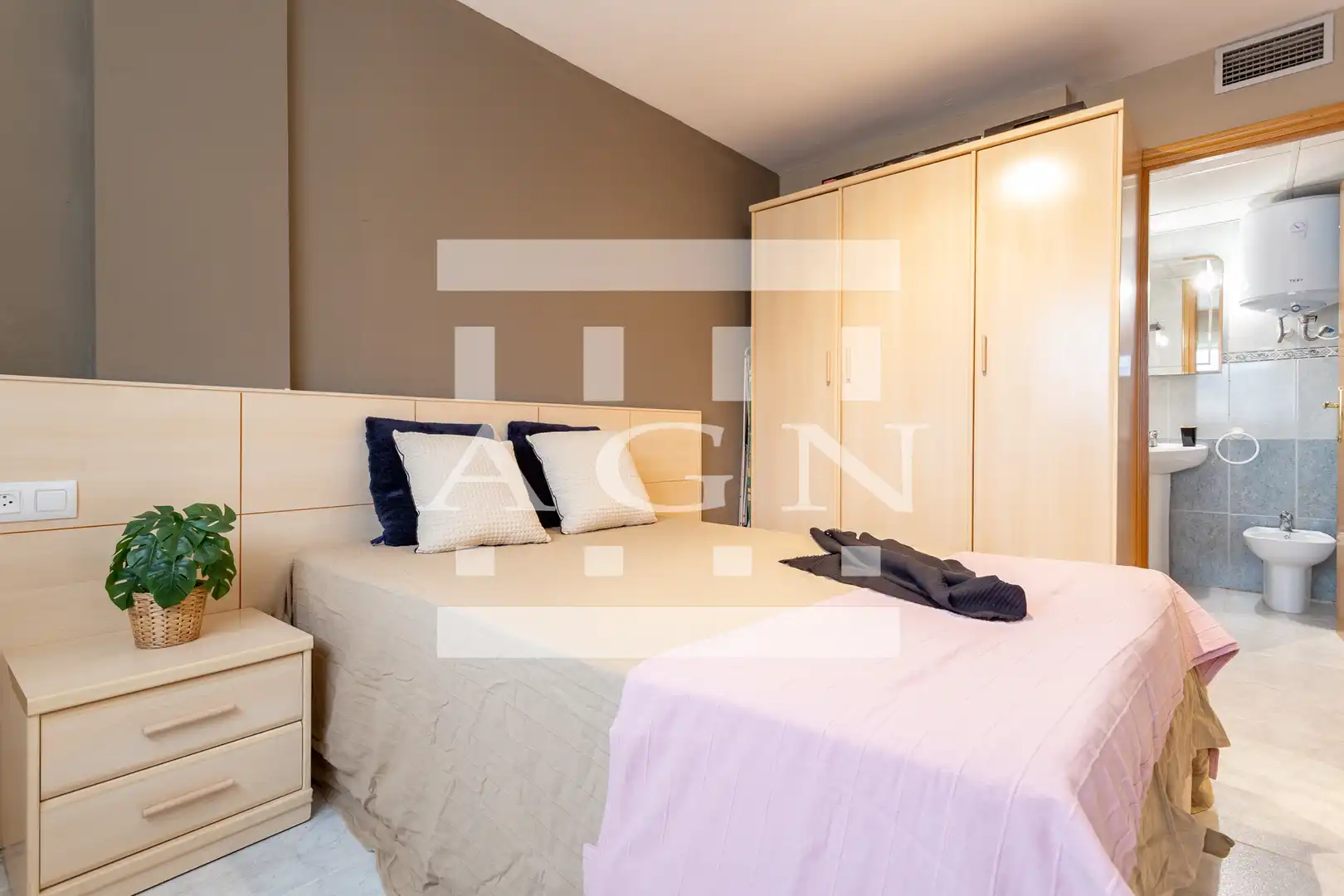 Habitación de Apartamento en venta en Montbrió del Camp con Aire acondicionado, Calefacción y Terraza