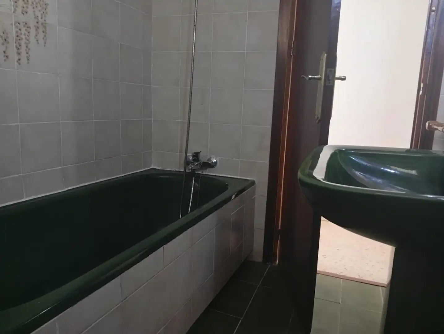 Bathroom of Flat for sale in Alcalá de Guadaira  with Air Conditioner and Storage room