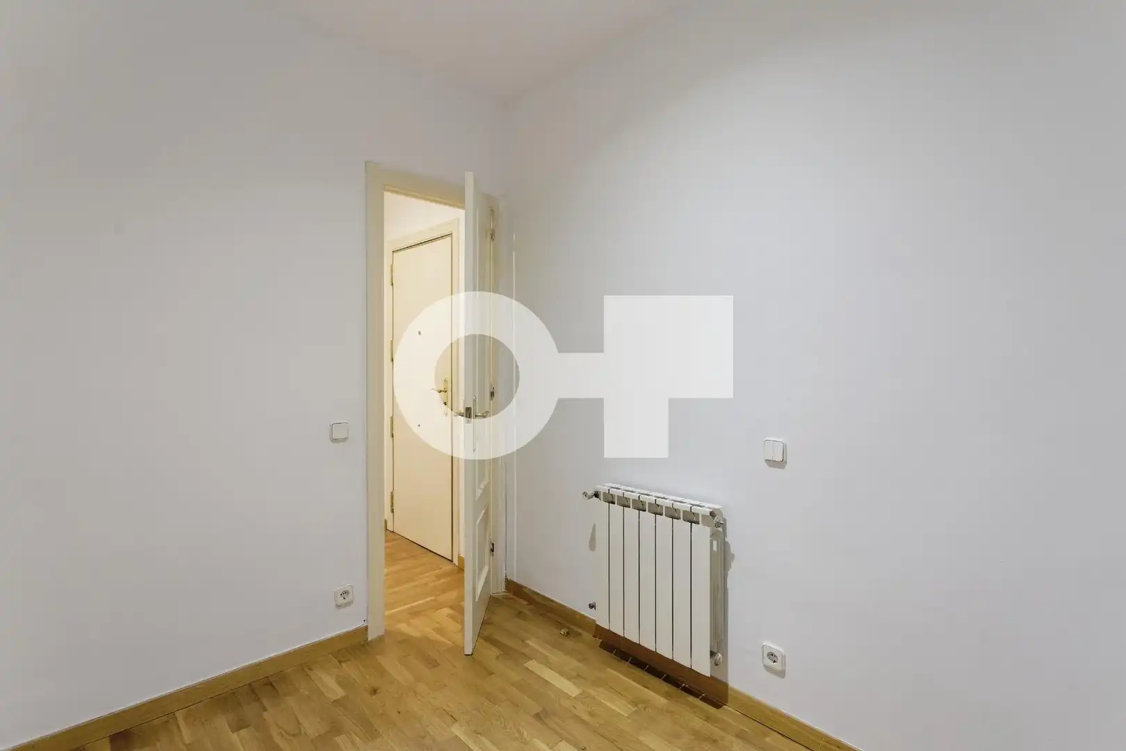 Schlafzimmer von Wohnungen zum Verkauf in Barcelona mit Heizung, Parkett und Alarm