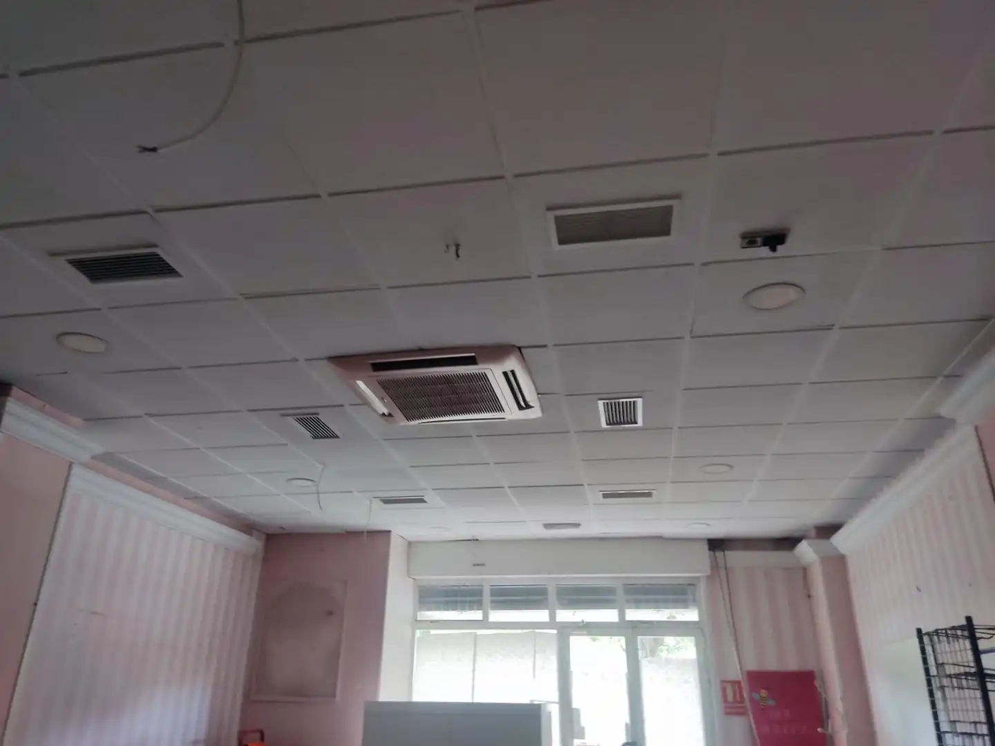 Commercial properties for rent in Granada  with Air Conditioner