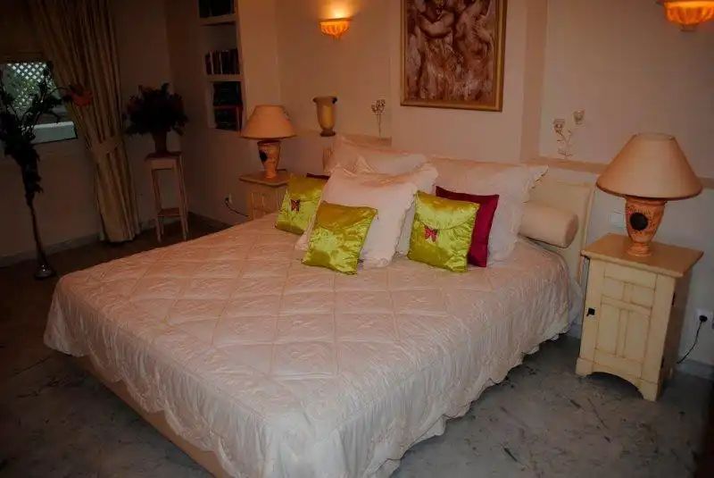 Apartamento con piscina en venta en Nueva Andalucía, imagen 5