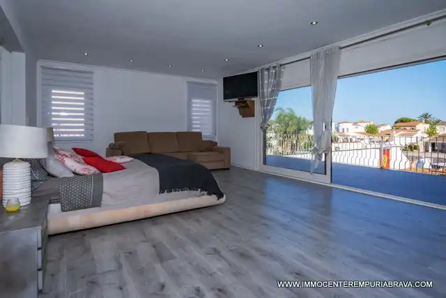 Bedroom of Houses for sale in Empuriabrava  with Air Conditioner, Heating and Private garden