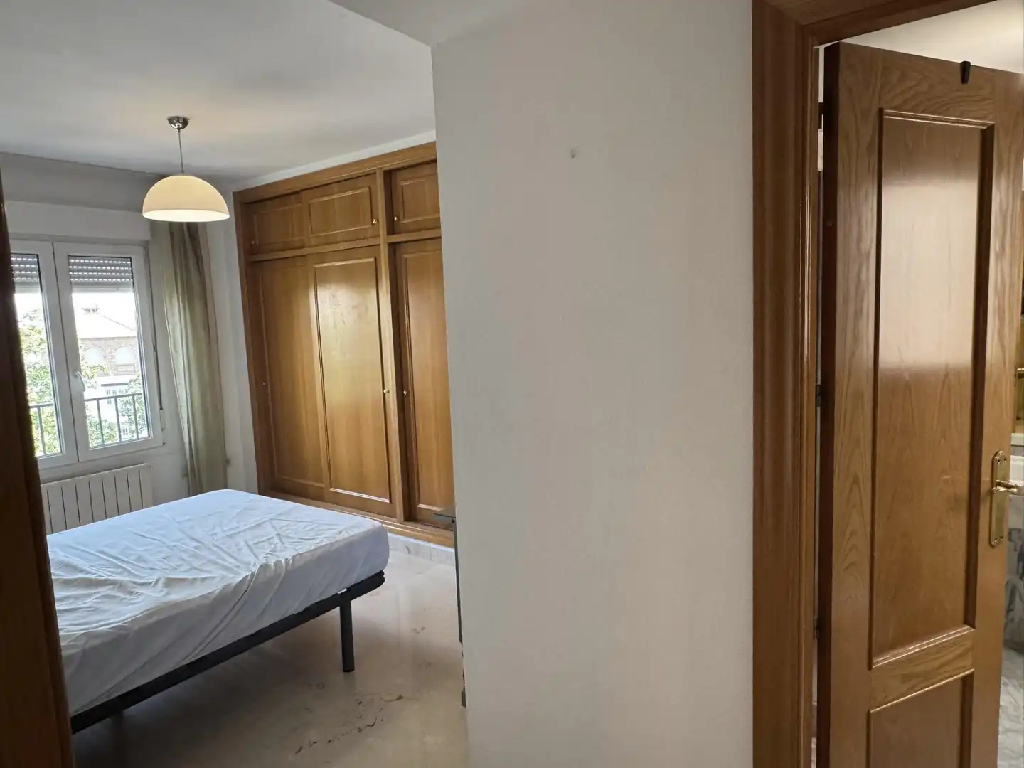 Dormitori de Pis en venda en Granada amb Aire condicionat, Calefacció i Moblat
